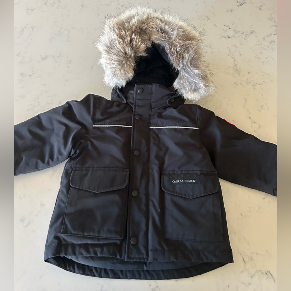 Canada goose kids lynx parka. Removal fur hood